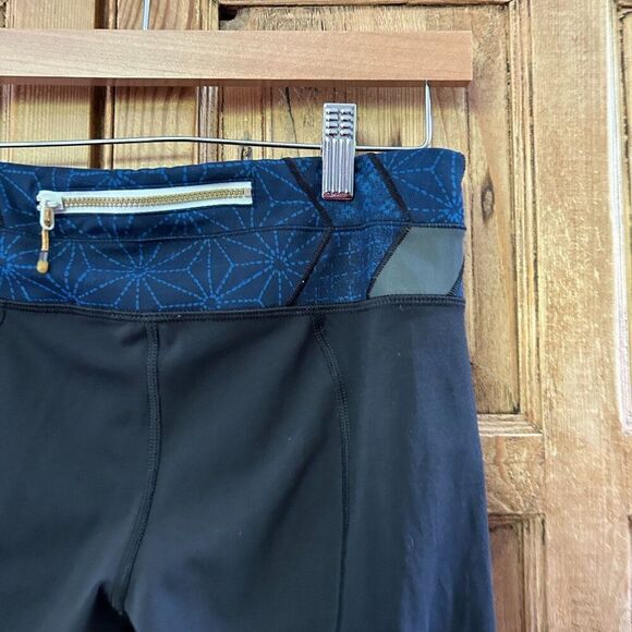 Lululemon 6 Cropped Capri Leggings Black Blue Athletic Gym Zippered Pocket Mesh - Picture 4 of 6